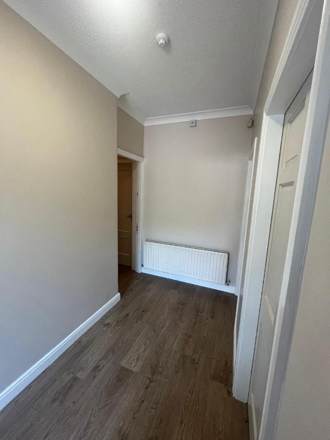 Yeats Lodge Self Catering Apartment And Bar Galway Bagian luar foto
