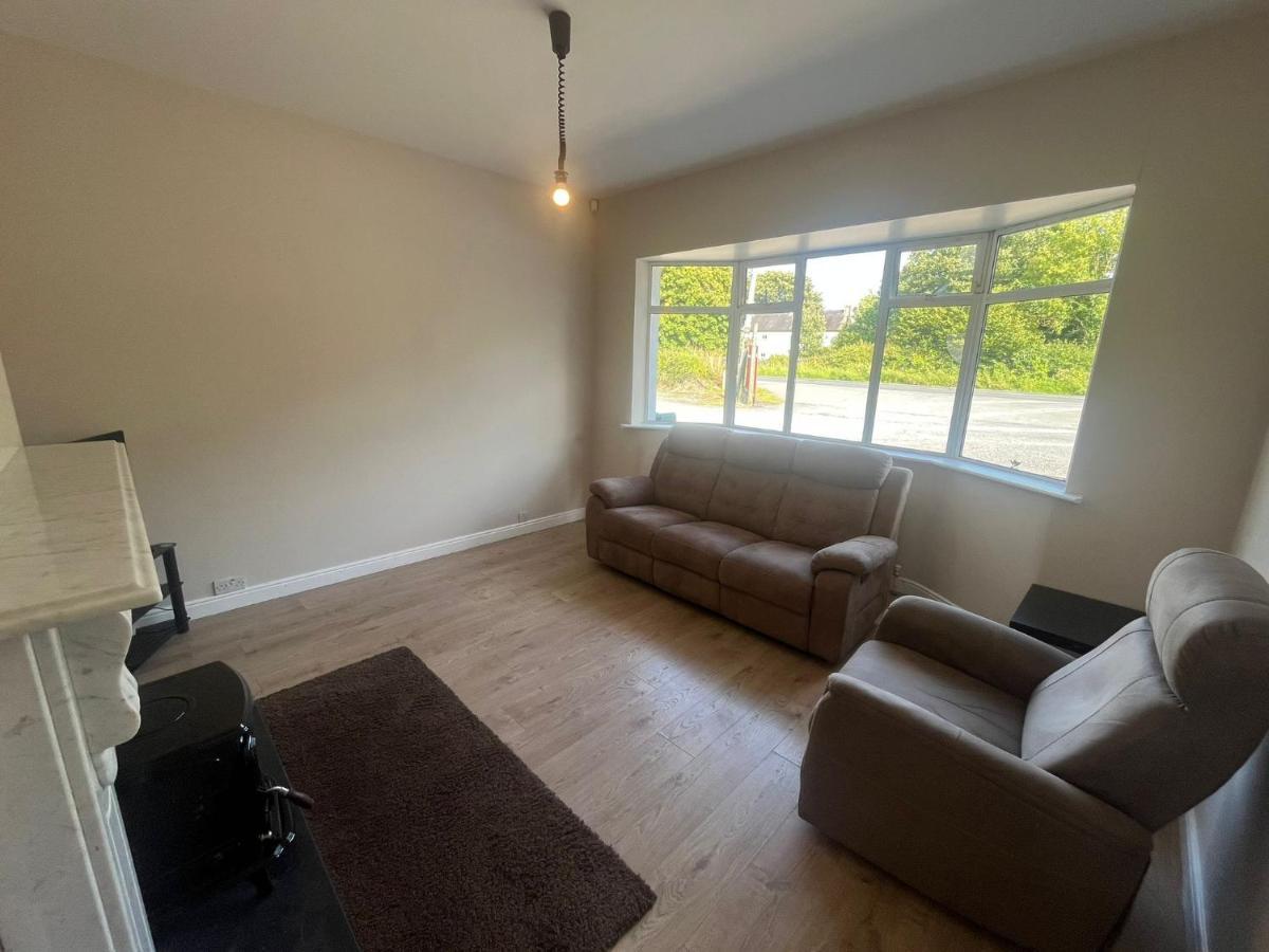 Yeats Lodge Self Catering Apartment And Bar Galway Bagian luar foto