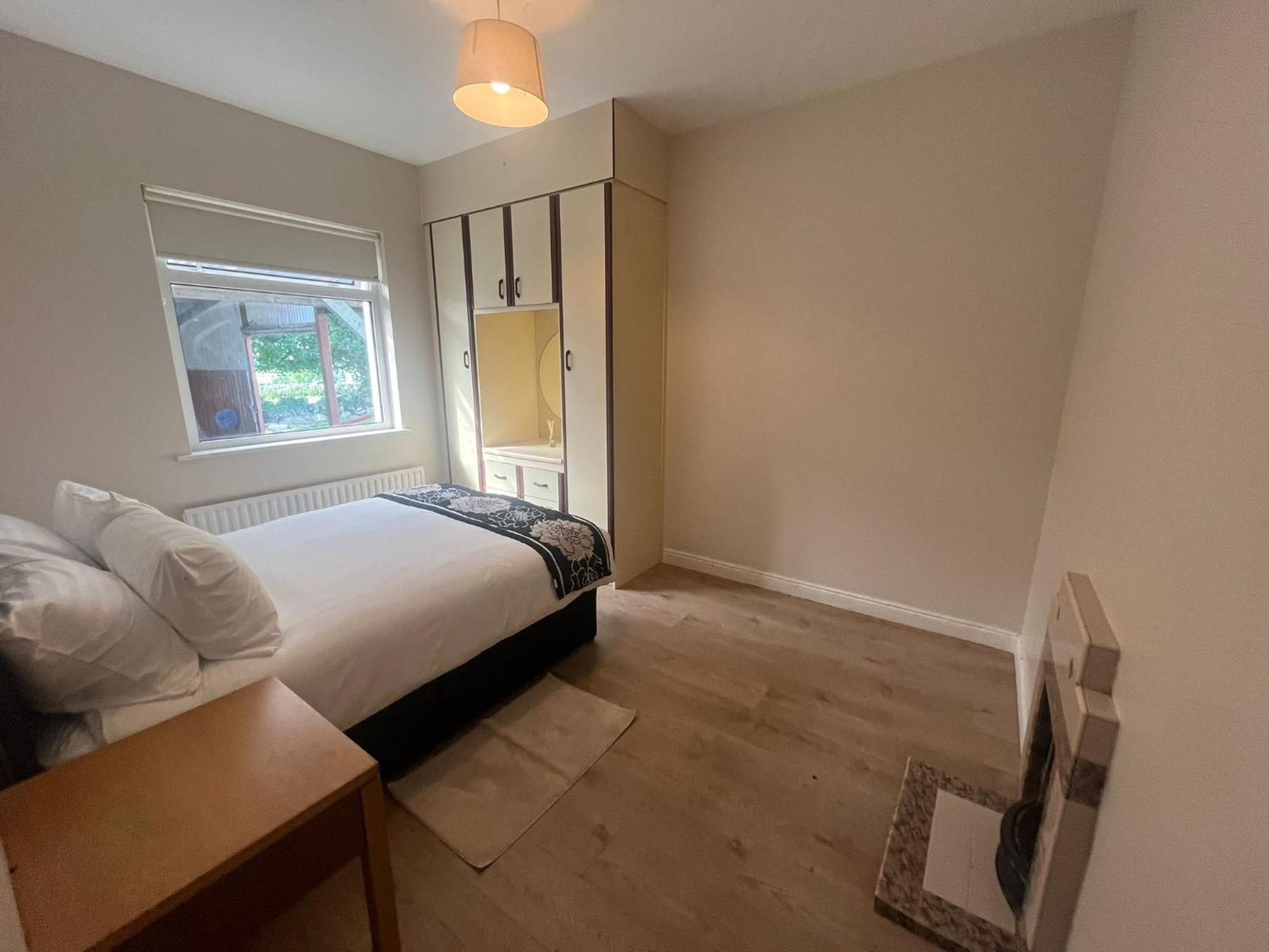 Yeats Lodge Self Catering Apartment And Bar Galway Bagian luar foto