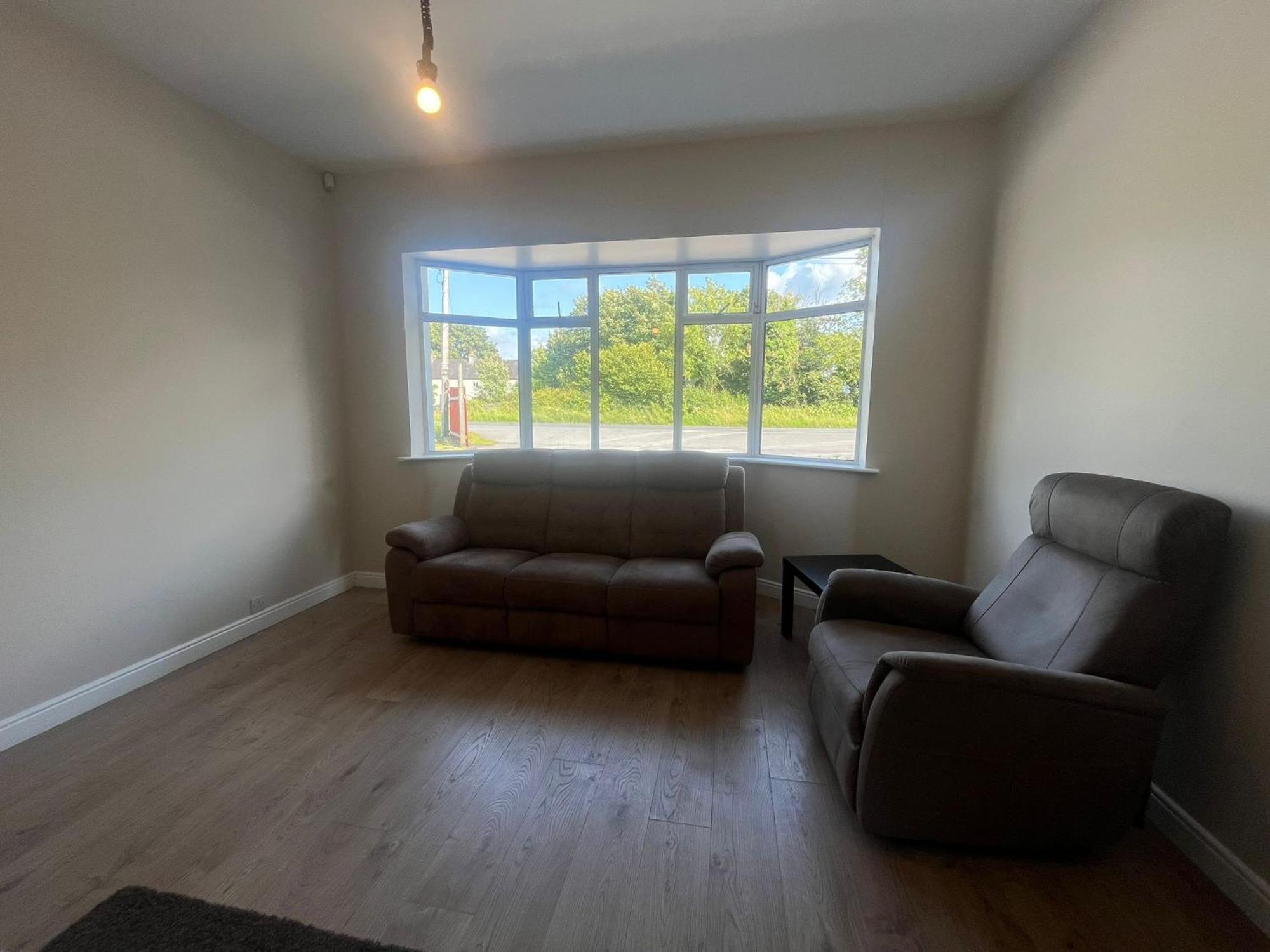 Yeats Lodge Self Catering Apartment And Bar Galway Bagian luar foto