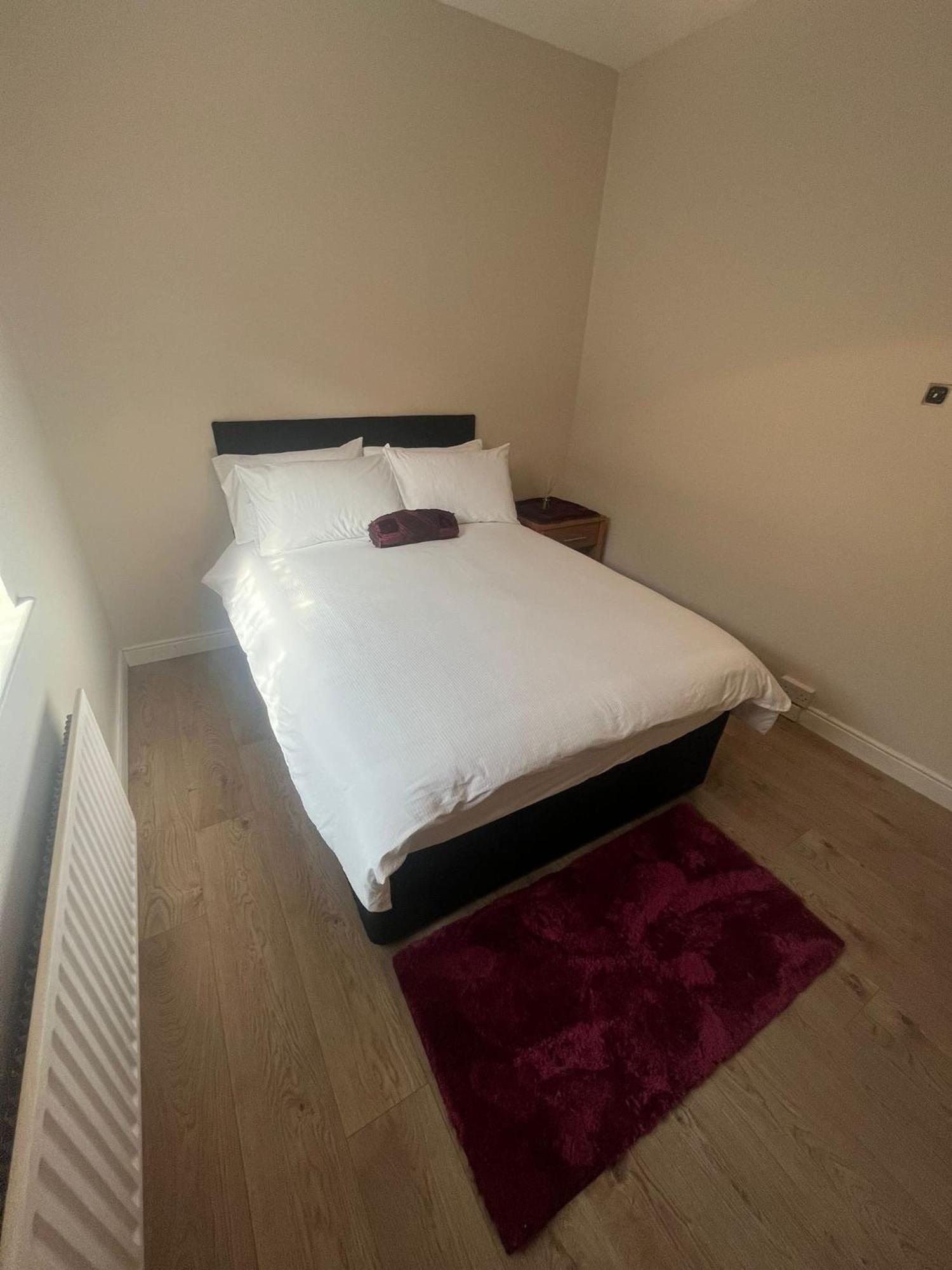 Yeats Lodge Self Catering Apartment And Bar Galway Bagian luar foto